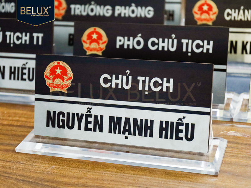 Lô Biển chức danh dài 28cm bằng đồng thiết kế theo yêu cầu